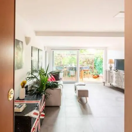 New Luxury Loft-la Fenetre Verte アパート ローマ